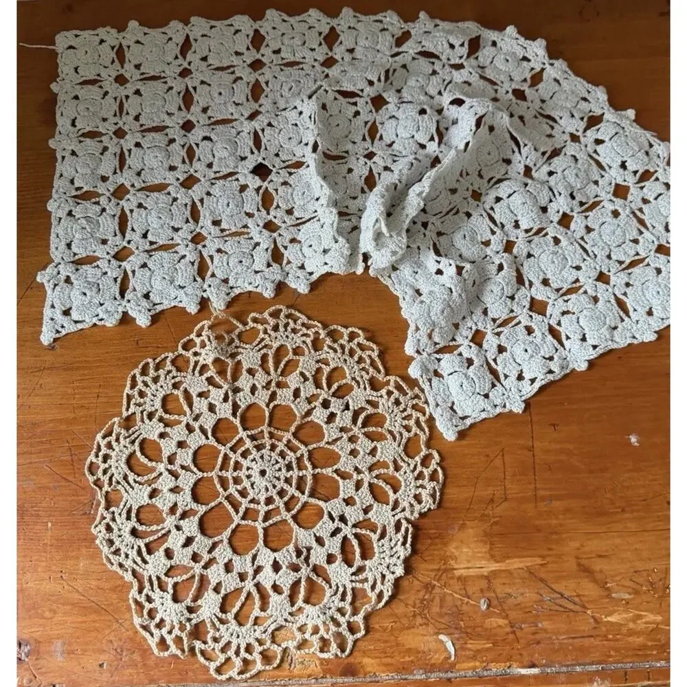 Vintage Lace Doily Set Metallic Thread Round & Rectangular Table Linens - Picture 14 of 14